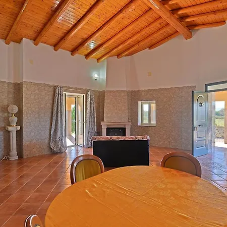 Sleeps 4 Pool Wifi