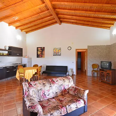 Sleeps 4 Pool Wifi Villa Floridia